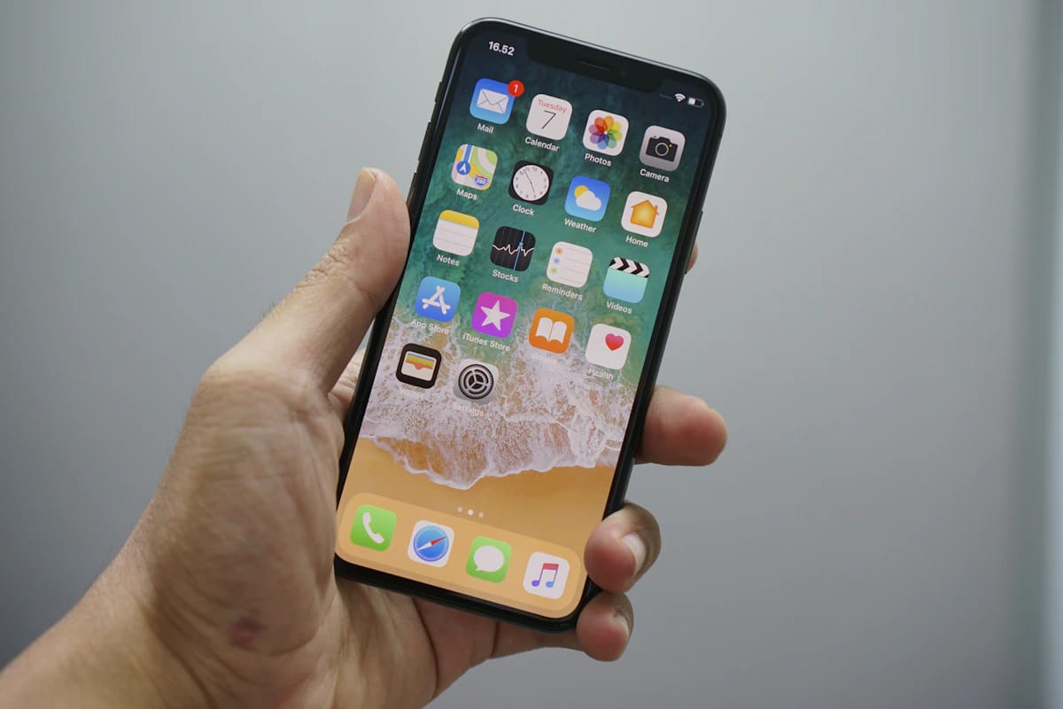 Sharp Aquos sense8 32 GB elden teslim alınır